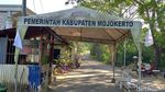 Warga Kibarkan Bendera Putih di Mojokerto, Minta Longgarkan PPKM