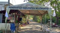 Koordinator MASPAREKRAF Mojokerto, Wiwit Haryono menyebut banyak tempat wisata hingga PKL yang berbondong-bondong ikut dalam aksi ini.