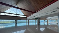 Area koridor menuju gate 3-5 dan ruang tunggu lantai 2 Bandara Pattimura Ambon (perspektif 3).