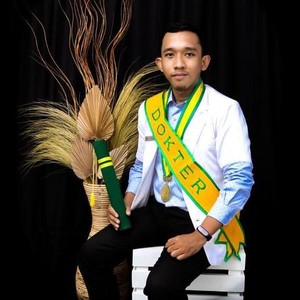 Viral Bikin Kagum, Kisah Sukses Dokter yang Dulu Pernah Jualan Nasi Bungkus Viral Bikin Kagum, Kisah Sukses Dokter yang Dulu Pernah Jualan Nasi Bungkus