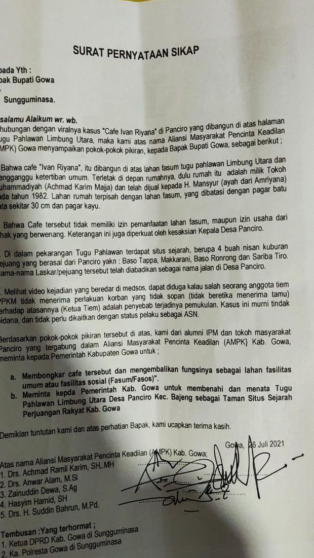 Laporan tokoh masyarakat soal warkop pasutri Ivan dan Amriana tutup makam pahlawan.