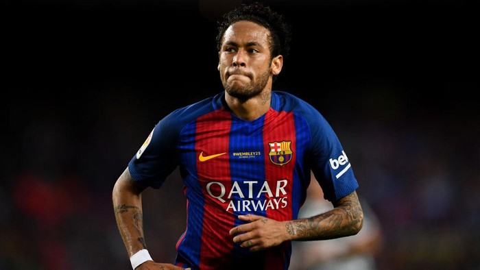 BARCELONA, SPAIN - MAY 21:  (EDITORS NOTE: This image has been converted to black and white) Neymar Jr. of FC Barcelona looks on during the La Liga match between Barcelona and Eibar at Camp Nou on 21 May, 2017 in Barcelona, Spain.  (Photo by David Ramos/Getty Images)