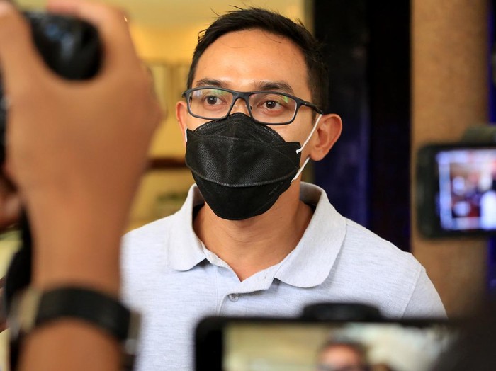 Dana insentif untuk nakes dan tenaga penunjang dalam penanganan pasien COVID-19 di Kota Surabaya sudah cair. Dana insentif ini sudah dicairkan Pemkot Surabaya sejak Jumat (9/7).