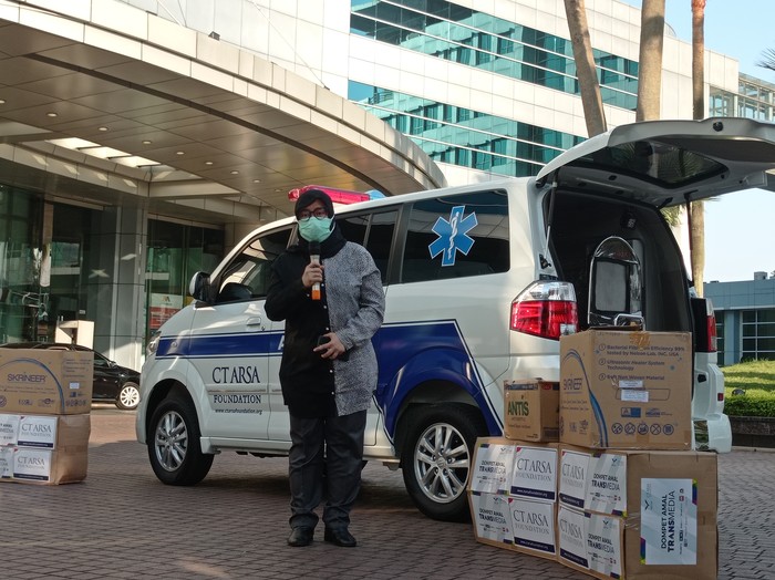 Penyerahan bantuan dari CT ARSA untuk penanganan COVID-19 (Wilda-detikcom)