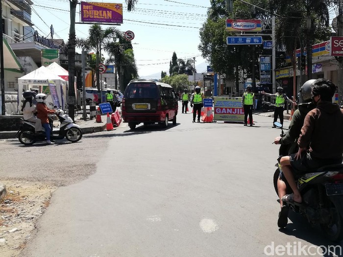 Polisi Sumedang mulai memberlakukan ganjil genap