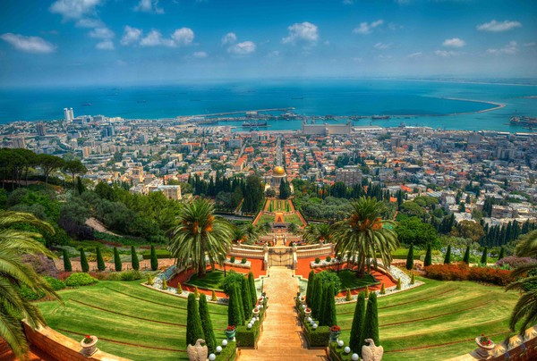 Di Israel, rumah ibadah Bahai bernama Taman Bahai Haifa. (Getty Images)