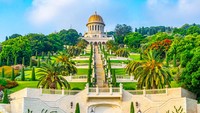 Tak seperti agama lain, rumah ibadah agama Bahai tidak memiliki ciri khusus. Seperti yang traveler lihat, rumah ibadahnya punya banyak bentuk dengan sentuhan seni yang indah. (Getty Images)