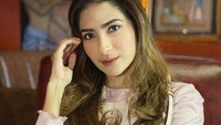 Di Instagram, Shirin Safira belum angkat bicara. Dilihat dari unggahannya, wanita kelahiran 12 November 1993 itu sering membagikan keseruannya saat nongkrong di kafe. Foto: Instagram @shirinsafira