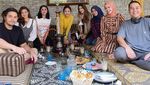 Keseruan Shirin Safira saat Nongkrong dan Menikmati Kopi di Kafe