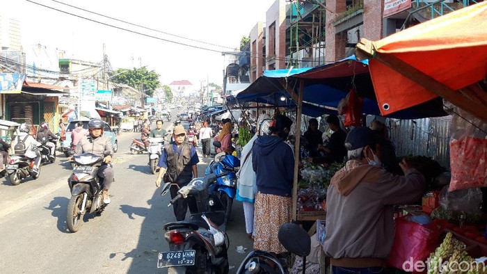 Situasi Pasar Ciputat Tangsel, Selasa (27/7/2021).
