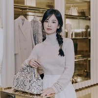 Bayaran tersebut tentu setimpal dengan jumlah pengikut Song Hye Kyo. Bintang drama Korea Descendants of the Sun itu telah diikuti lebih dari 11,7 juta akun Instagram.  Foto: dok Instagram kyo1122