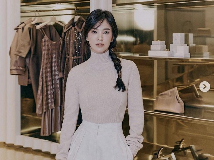 Song Hye Kyo di Butik Fendi