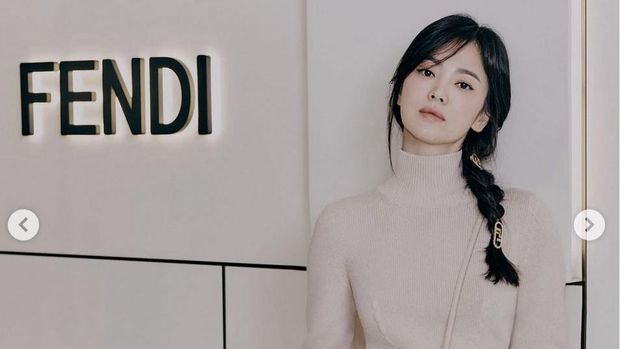 Song Hye Kyo di Butik Fendi