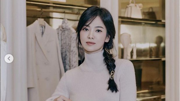 Song Hye Kyo di Butik Fendi