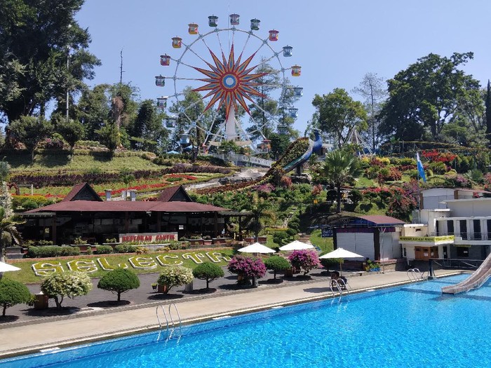Taman rekreasi juga hotel Selecta Kota Batu