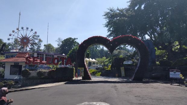 Taman rekreasi juga hotel Selecta Kota Batu Taman rekreasi juga hotel Selecta Kota Batu