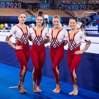 Senam artistik adalah salah satu cabor yang dituntut untuk berpakaian minim saat perlombaan. Menentang seksualisasi terhadap olahraga mereka, timnas Jerman pun memilih untuk mengenakan seragam yang lebih tertutup di Olimpiade Tokyo 2020. Foto: Instagram @_kim.bui