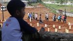 TPU Jombang Tangsel Buka Lahan Baru untuk Jenazah COVID-19