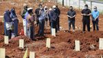 TPU Jombang Tangsel Buka Lahan Baru untuk Jenazah COVID-19