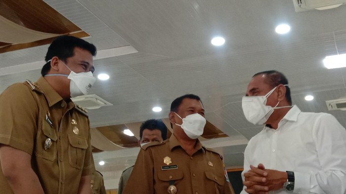 Walkot Medan, Bobby Nasution (kiri) dan Gubsu Edy Rahmayadi (kanan)