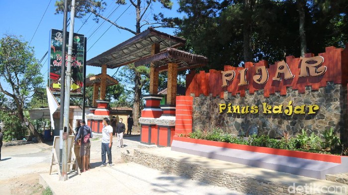 Wisata Kudus Kibarkan Bendera Putih