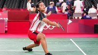 Pada gim kedua, Gregoria langsung tancap gas dan unggul 5-2, kemudian unggul 9-5 dan menutup interval kedua dengan skor sama, 11-6. Seperti gim pertama, Gregoria langsung menjauh selepas interval dengan unggul 17-10. Namun Lianne Tan berusaha mengejar dengan menambah tiga poin beruntun, menjadi 13-17. AP/Dita Alangkara