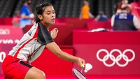 Saat skor 18-14, Gregoria sempat mendapat perawatan usai lututnya terluka. Lianne Tan tampak mengambil keuntungan dari kondisi Gregoria tersebut, berhasil menipiskan jarak menjadi 16-19. Namun akhirnya Gregoria berhasil menutup laga dengan skor 21-17, ditutup dengan satu smash ke sisi kiri Lianne Tan. Laga berakhir dalam waktu 42 menit.  AP/Dita Alangkara
