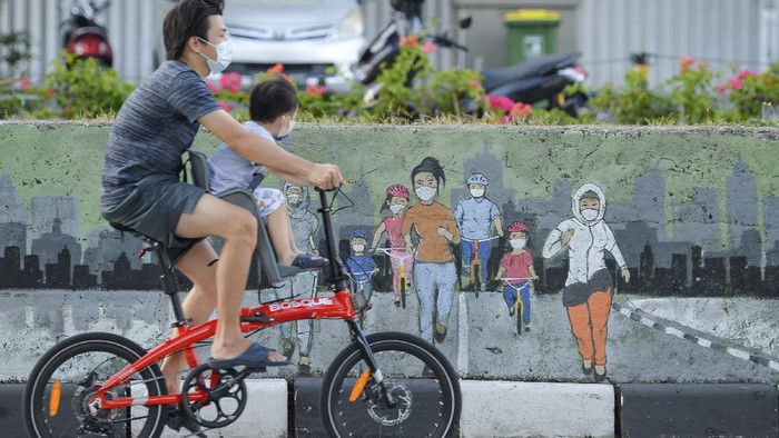 Kasus sembuh pasien COVID-19 di RI meningkat dalam 3 minggu terakhir ini. Satgas Penanganan COVID-19 pun mencatat kasus harian COVID-19 di RI cenderung turun.