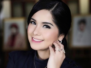 Annisa Pohan Bikin Belanja Online, Ada Tas Murah hingga Harga Sultan