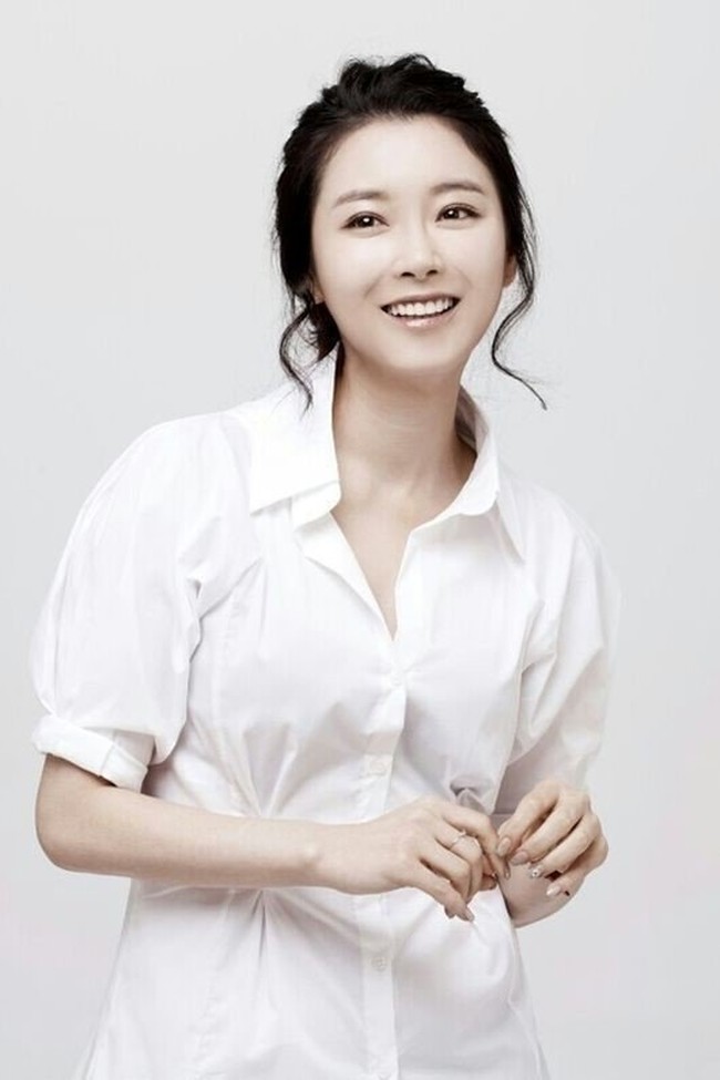 Im Yoo Jin menikahi anak tunggal mantan presiden Samsung Electronics, Yoon Tae Yung. Dua sejoli ini menggelar pernikahan mewah pada 2007. Keluarga Yoon Tae Yung merupakan salah satu yang berpengaruh kuat di Korea Selatan. Foto: dok. Instagram, Hancinema