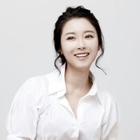 Im Yoo Jin menikahi anak tunggal mantan presiden Samsung Electronics, Yoon Tae Yung. Dua sejoli ini menggelar pernikahan mewah pada 2007. Keluarga Yoon Tae Yung merupakan salah satu yang berpengaruh kuat di Korea Selatan. Foto: dok. Instagram, Hancinema