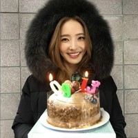 Han Chae Young menikahi seorang pebisnis bernama Choi Dong Joon pada 2007. Keduanya mengikat janji suci di Hotel Shilla, Seoul, Korea Utara. Foto: dok. Instagram, Hancinema