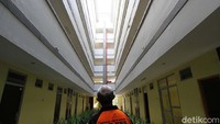 Tempat ini dipersiapkan untuk dijadikan tempat karantina OTG dan gejala ringan terpapar virus Corona.