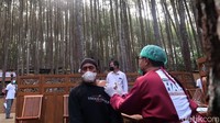 Seperti diketahui, vaksinasi COVID-19 massal itu dilakukan guna mempercepat tercapainya herd immunity atau kekebalan komunal guna mengatasi pandemi.