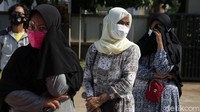BLT Dana Desa diprioritaskan untuk warga desa yang kehilangan mata pencaharian dan belum mendapatkan jaring pengaman sosial lainnya.