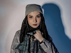 6 Gaya Hijab Daniella Kharishma Selebgram yang Kini Jadi Mualaf