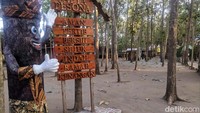 Dua destinasi wisata ini, bukan wisata alamiah, melainkan wisata buatan yang sengaja dibuat, dari kreatifitas si pengelola wisata.