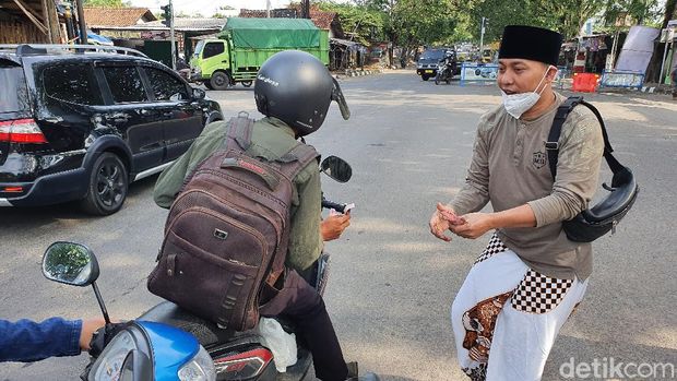 Dokter-YouTuber Cirebon Saling Bantu Saat Pandemi