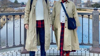 Setiap harinya mereka selalu memakai pakaian yang senada satu sama lainnya, lalu diunggah ke akun medsos Instagram. Foto: Instagram/bonpon511