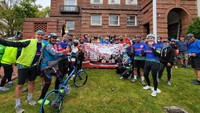 Sepanjang rute gowes, peserta juga berkesempatan untuk mengunjungi beberapa ikon wisata di kota San Francisco seperti Palace of Fine Arts dan tentunya jembatan Golden Gate. Para peserta pun menikmati indahnya panorama sepanjang teluk San Francisco. (dok. KJRI San Fransisco)