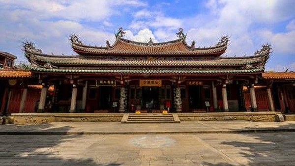 Serta Chinas Emporium of the World, sebuah situs yang berasal dari abad ke 10 Masehi juga masuk dalam daftar. Dok. Chen Yingjie/Quanzhou Maritime Silk Road World Heritage Nomination Center via www.whc.unesco.org. Serta Chinas Emporium of the World, sebuah situs yang berasal dari abad ke 10 Masehi juga masuk dalam daftar. Dok. Chen Yingjie/Quanzhou Maritime Silk Road World Heritage Nomination Center via www.whc.unesco.org.