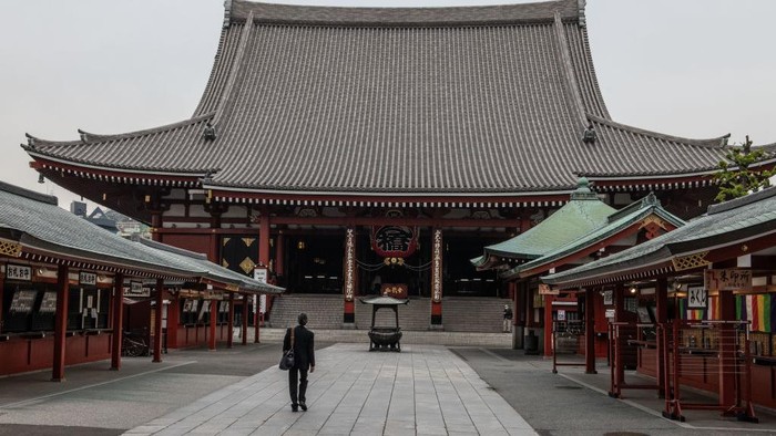 Tokyo menjadi tuan rumah Olimpiade 2020. Selain terkenal sebagai kota yang canggih nan inovatif, Tokyo juga punya beragam tempat wisata menarik untuk dikunjungi