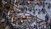 Siapa yang tak kenal dengan Harajuku yang berada kerap jadi tujuan wisata dan berbelanja saat berkunjung ke Tokyo, Jepang. Tak hanya populer di kalangan warga Tokyo, Harajuku pun jadi surga bagi para wisatawan yang hobi berbelanja dan berburu beragam barang unik nan menarik. Chris McGrath/Getty Images.