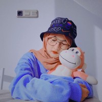 Pihak hotel sendiri sudah mendapatkan teguran karena memperbolehkan acara tersebut tetap berlangsung. Sedangkan Juy, kini harus menyelesaikan kasusnya tersebut secara hukum. Juy sendiri telah meminta maaf atas videonya yang viral. Foto: Instagram/@juyyputrii