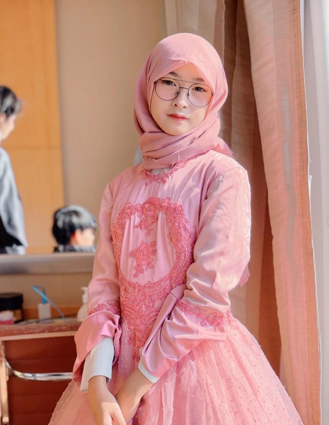 Hingga saat ini Juy Putri sendiri telah berhasil mengumpulkan sekitar 15,6 juta pengikut di akun TikToknya. Sedangkan di Instagram, Juy telah memiliki lebih dari 3,6 juta pengikut. Foto: Instagram/@juyyputrii