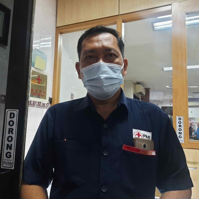 Kabag Pelayanan dan Humas PMI Surabaya, dr Martono Adi Trijogo