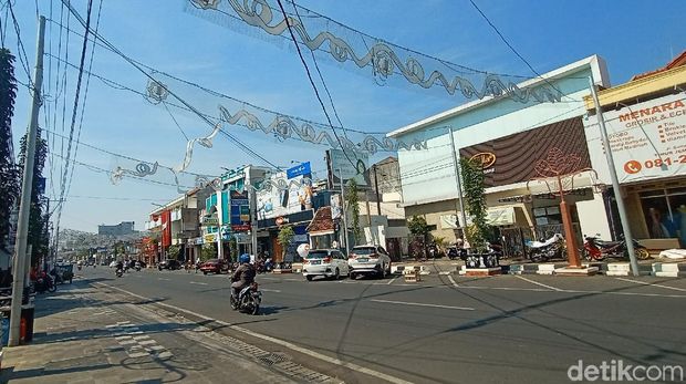 Kudus Citiwalk jadi tempat main kambing