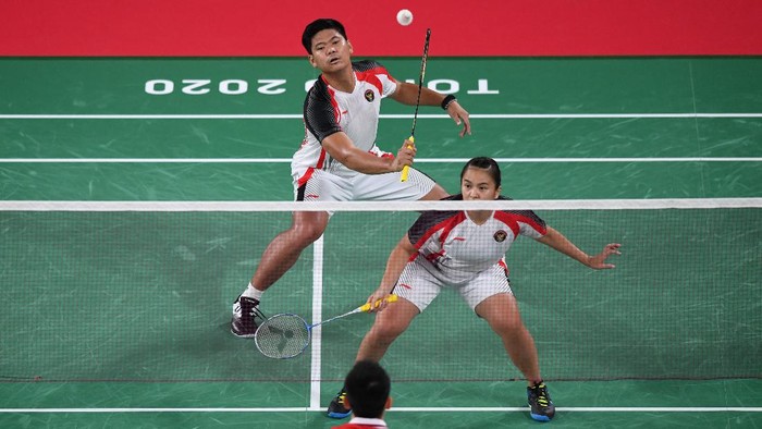 Praveen Jordan/Melati Daeva Oktavianti tersingkir di perempatfinal Olimpiade Tokyo 2020. Mereka ditumbangkan pasangan China Zheng Si Wei/Huang Ya Qiong.