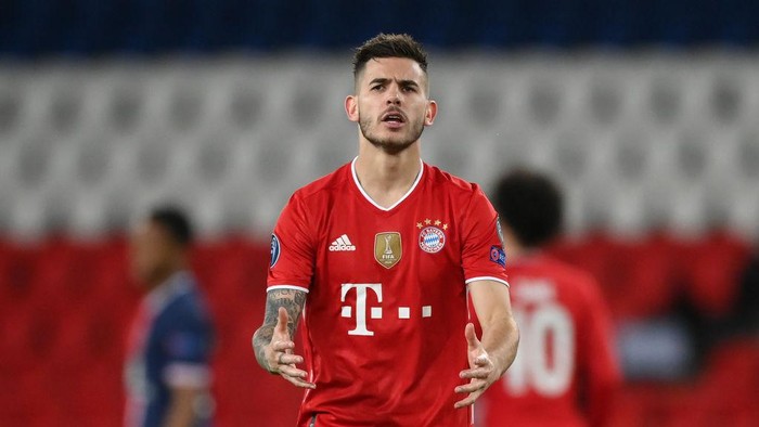 PARIS, FRANCE - APRIL 13: Lucas Hernandez of FC Bayern Muenchen  reacts during the UEFA Champions League Quarter Final Second Leg match between Paris Saint-Germain and FC Bayern Munich at Parc des Princes on April 13, 2021 in Paris, France. (Photo by Matthias Hangst/Getty Images)