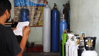 Tabung-tabung itu nantinya akan diisikan oksigen medis di pabrik pengisian oksigen Langgeng, Kartosuro, Sukoharjo.